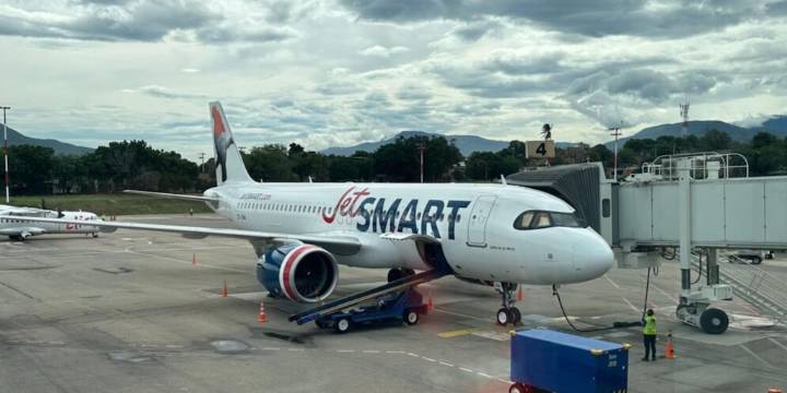 El Aeropuerto de Iquitos se queda sin combustible: bloqueos frenan suministro de Petroperú y LATAM suspende parte del servicio