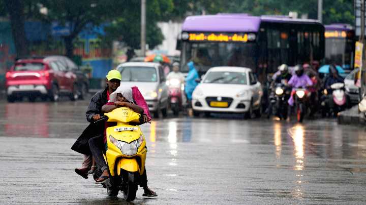 Cyclone Montha: IMD predicts heavy rainfall in Chennai, holiday declared for schools in this district