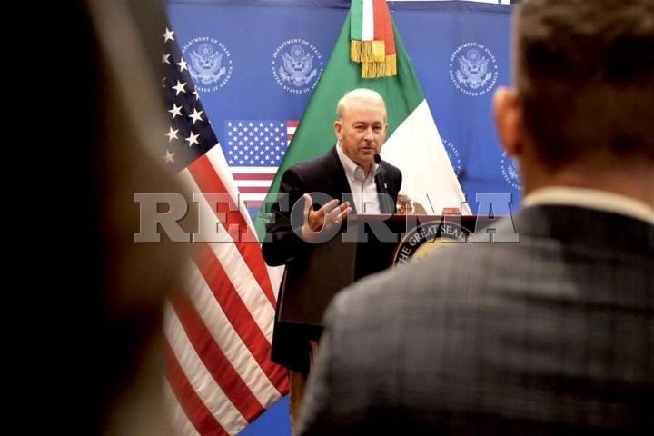 Va Embajador de EU a Cancillería  tras ataque a narcolanchas