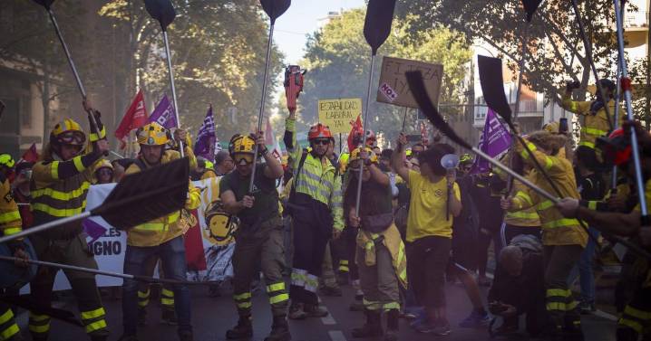 Bomberos forestales se movilizan en Madrid para exigir «respeto» y pedir la «aplicación efectiva» de las leyes