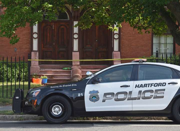 Police: 17-year-old shot in Hartford