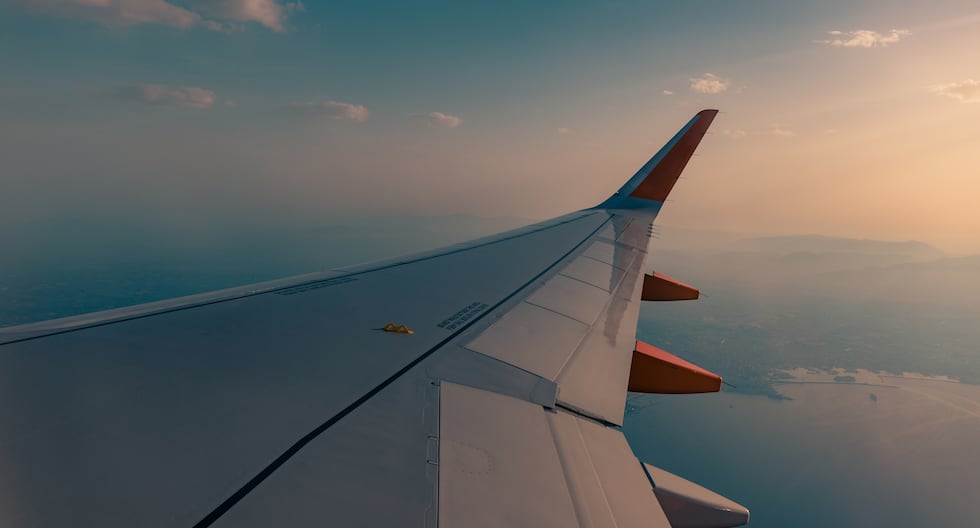 Tráfico aéreo de EE.UU. en riesgo: controladores no cobrarán por cierre de Gobierno Federal