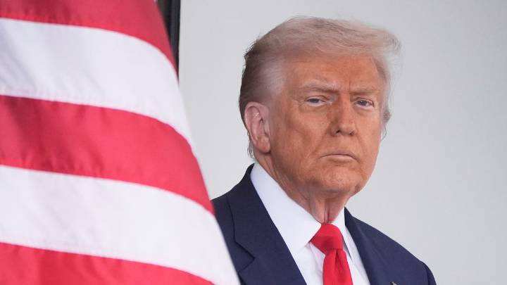 Ejército de EEUU atacó otro bote en el Caribe al que acusa de llevar drogas y mató a 6, dice Trump