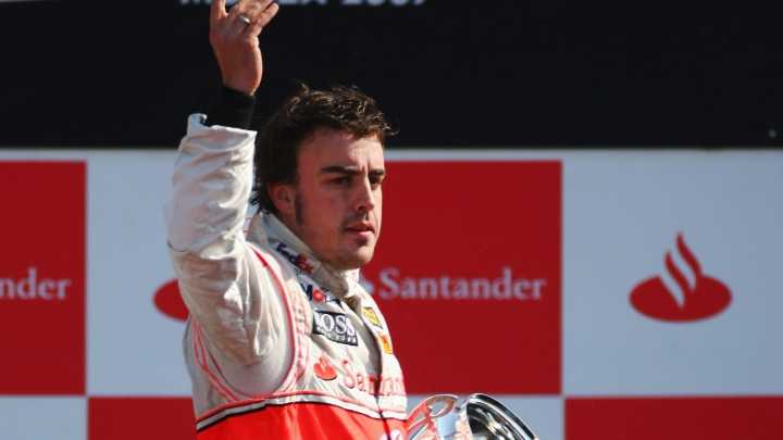 Los sobres que Alonso repartió entre los trabajadores de McLaren y que provocaron la ira de sus jefes