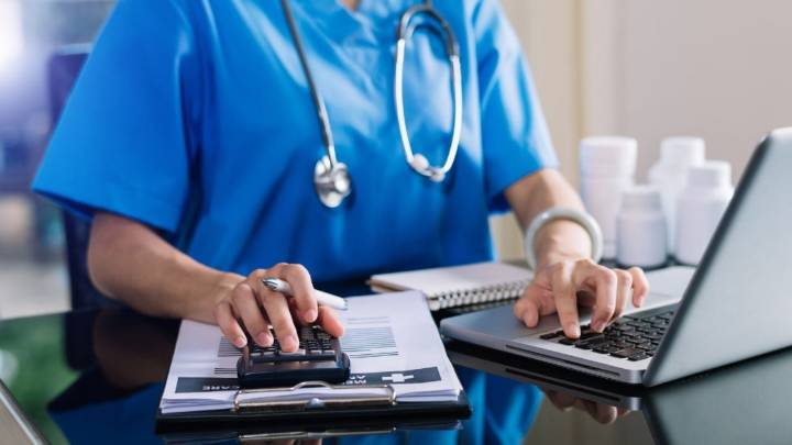 Voces se unen para exigir un alto a abusos médicos