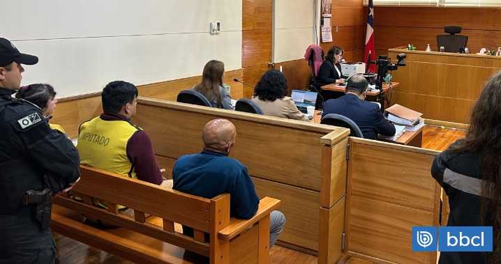 Inicia juicio contra padres que se concertaron para violar a hija de 12 años: menor estuvo embarazada