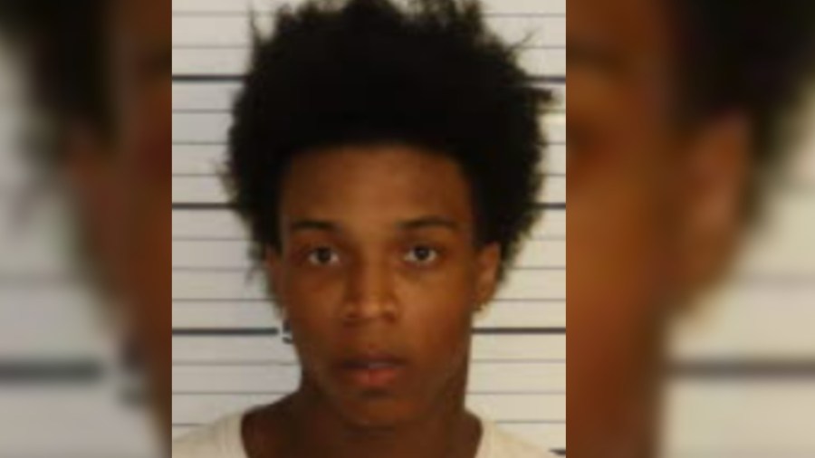 Teen charged with robbery while out on bond for numerous thefts