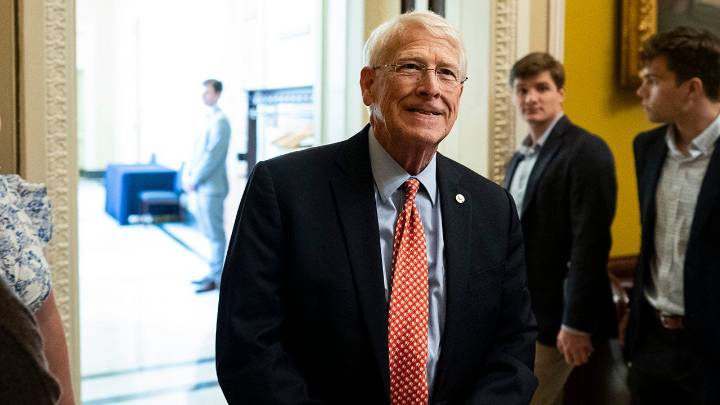 Senate advances 2026 NDAA defense bill amid ongoing government shutdown