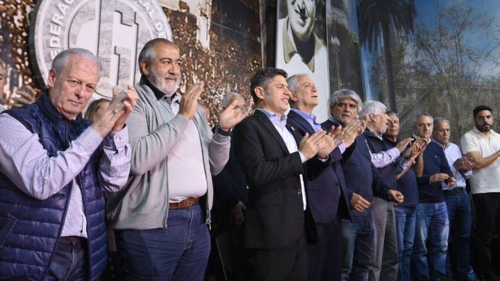 Axel Kicillof, junto a la CGT: "Javier Milei no se va a poder llevar puesto los derechos de los trabajadores"