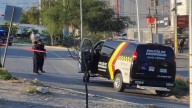 Asesinan a mujer a balazos frente a un supermercado en Santa Catarina