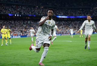 El Barcelona se desmorona en Sevilla y el Real Madrid es el nuevo líder