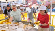 Una paella de fábula en Guanarteme: 50 kilos de arroz y un alegato de Arístides Moreno