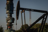 Producción petrolera mantiene crecimiento y llega a 1.105.000 barriles diarios