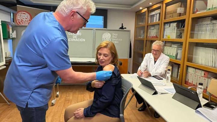 La vacunación contra la gripe se abre para los profesionales de los colegios sanitarios