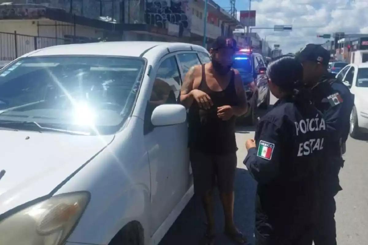 Detienen a conductor con auto robado en Chetumal