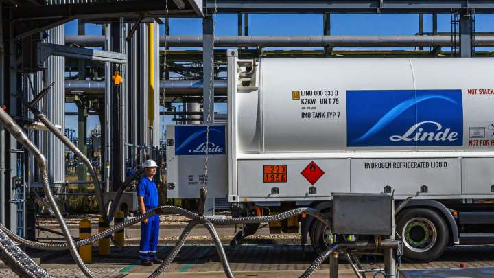 Linde stock slips despite an earnings beat — why we're maintaining our rating