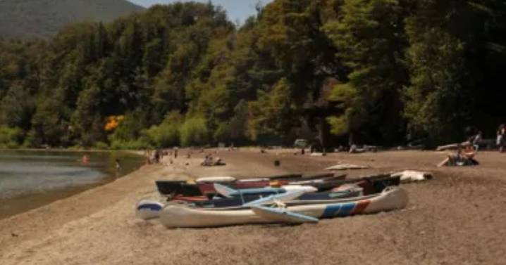Heroico rescate en el lago Correntoso: cayeron al agua y casi se desvanecen por el frío en el Día de la Madre