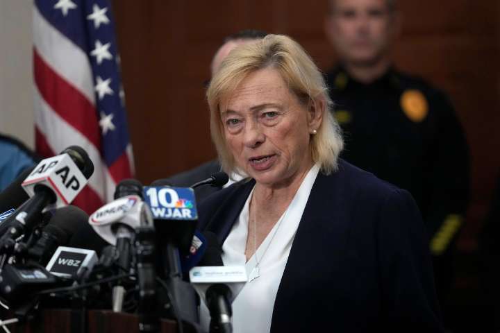 Janet Mills officially joins Democratic race to unseat Susan Collins