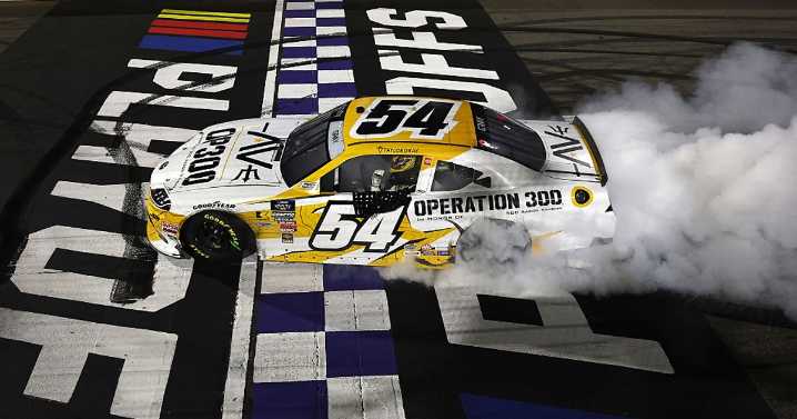 Taylor Gray nabs first Xfinity win at Martinsville; Love, Kvapil complete Championship 4