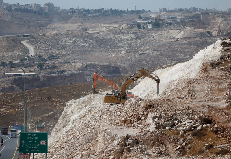 Israeli bulldozers in West Bank carve up hopes for Palestinian state