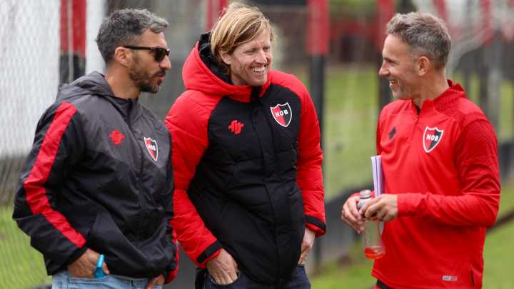 Las figuras emblemáticas de Newell's cierran filas con Lucas Bernardi