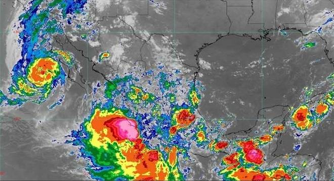 Siguen las lluvias en costas del Pacífico por Raymond y Priscilla