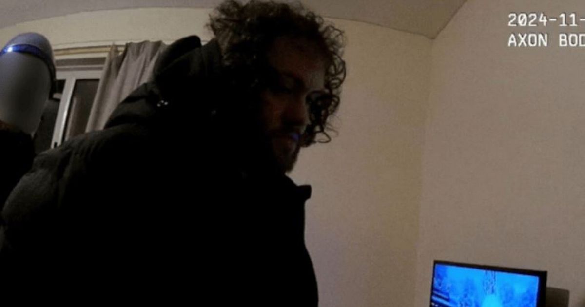 Video captures moment 'JNR drug line' dealer is arrested by police in riot gear