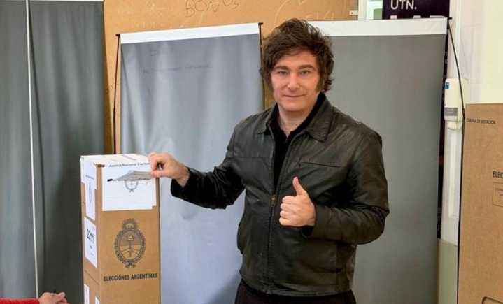 Partido de Milei lidera escrutinio en elecciones legislativas de Argentina
