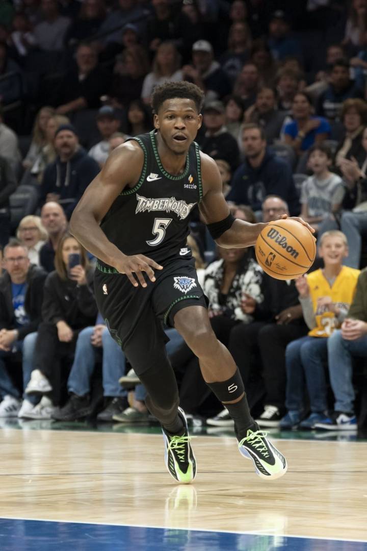 Deadspin | Timberwolves star Anthony Edwards (hamstring) makes early exit vs. Pacers