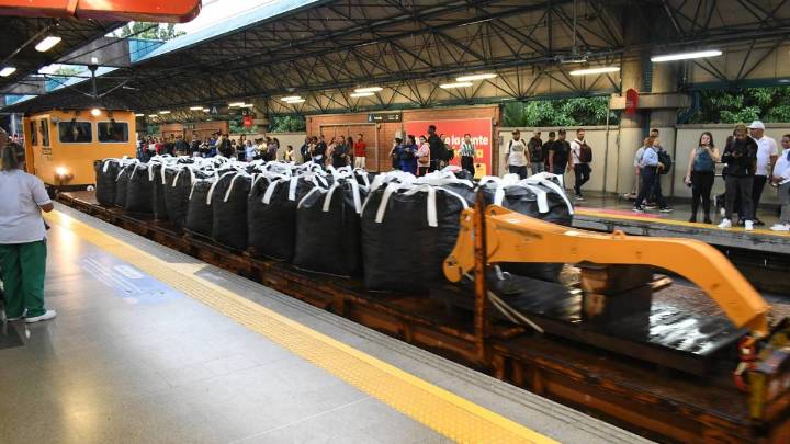 ¿Para qué son las bolsas que aparecen por las estaciones del Metro de Medellín?