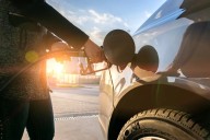 Gas prices: Slight increase at the pumps to start October