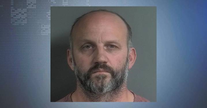 Former University of Iowa employee pleads guilty to theft