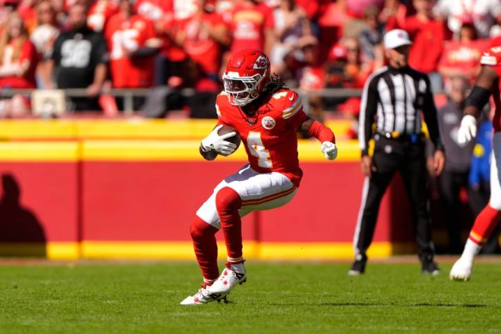 Chiefs shutout Raiders 31-0 at Arrowhead Stadium