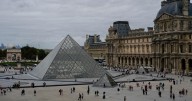Louvre Museum closes after theft