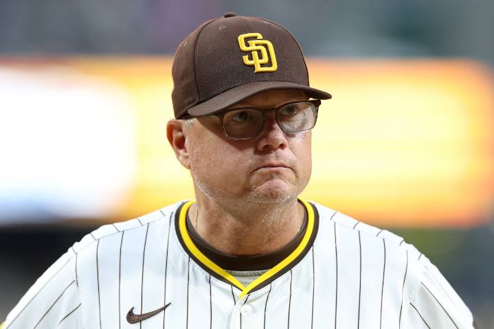 Former Manager of the Year announces retirement from MLB