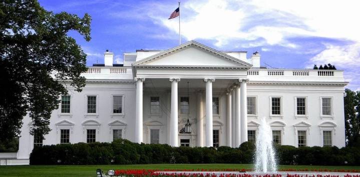 La Casa Blanca inicia despidos masivos de trabajadores federales