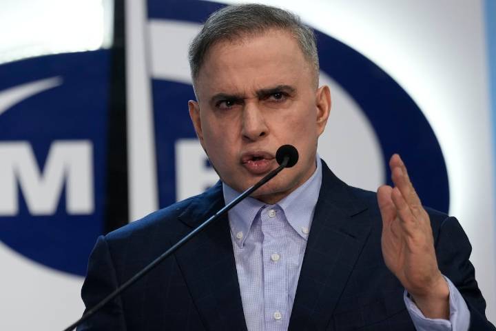 El fiscal de Venezuela arremete contra Gabriel Boric: “Es un presidente repudiado, odiado por la gente”