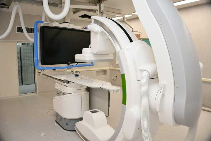 Obras finales para poner en funcionamiento el nuevo angiógrafo del hospital Perrando