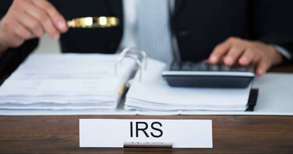 Es oficial: IRS confirmó que retendrá salarios, cuentas bancarias y propiedades a todas estas personas a no ser que cumplan con una condición