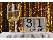 Dear Abby: Why is NYE 'save the date' card sent before Halloween?