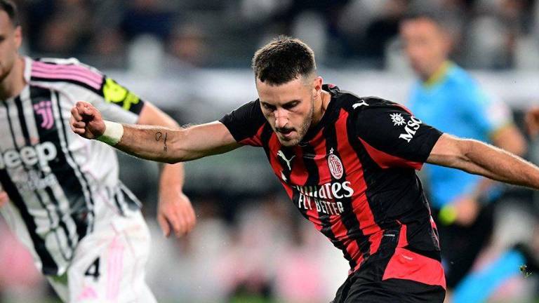 Santiago Giménez recibe elogios de Massimiliano Allegri, su entrenador en el AC Milan