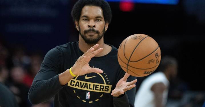 Cavaliers' Jarrett Allen breaks left ring finger, questionable for Friday's game