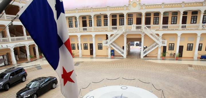 Venezuela reanuda sus servicios consulares en Panamá