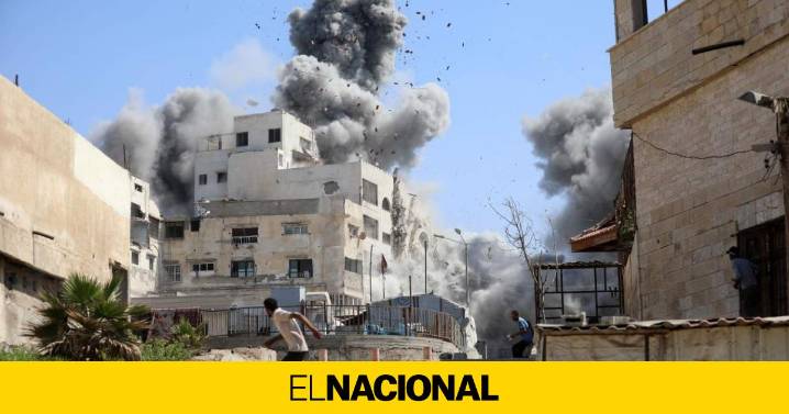 Israel exhibe la devastación de Gaza mientras mantiene los bombardeos en vísperas de las negociaciones
