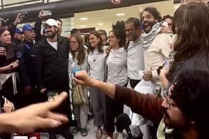 Llegan a México los 6 que iban en flotilla a Gaza