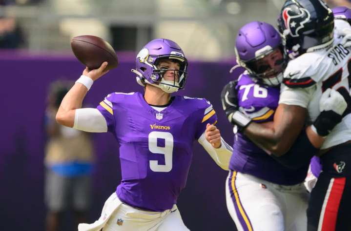 J.J. McCarthy back at practice for Vikings. Will he start against Eagles?