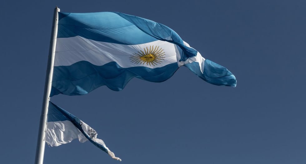 Argentina va a las urnas con una economía de “bolsillos flacos” y bajo tensión financiera