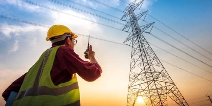 Gobierno promete facturas de luz más estables: estos son los cambios que vienen con nuevo decreto