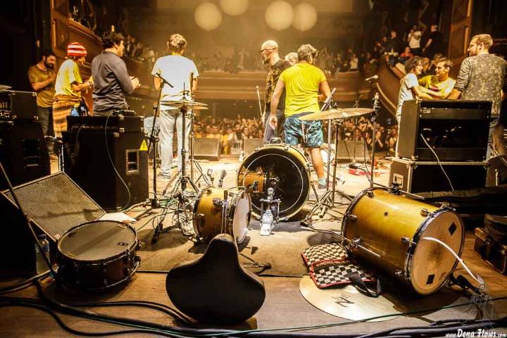 Amamos la nostalgia porque el presente no tiene banda sonora