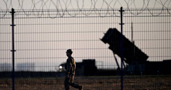 Polonia cierra temporalmente dos aeropuertos por los intensos ataques rusos contra Ucrania